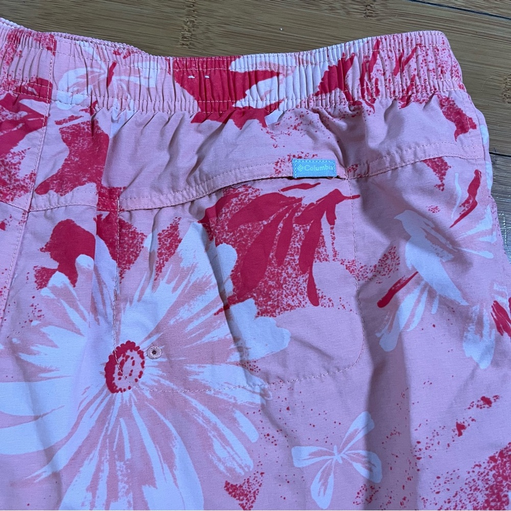 Columbia Sandy River 100% Nylon Athletic Shorts in Coral Floral 5” Inseam - Picture 11 of 15